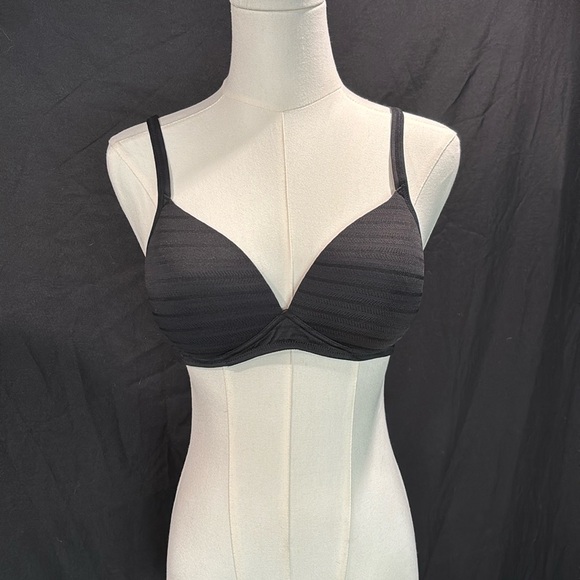 Warner's Other - Warners black bra size 34B